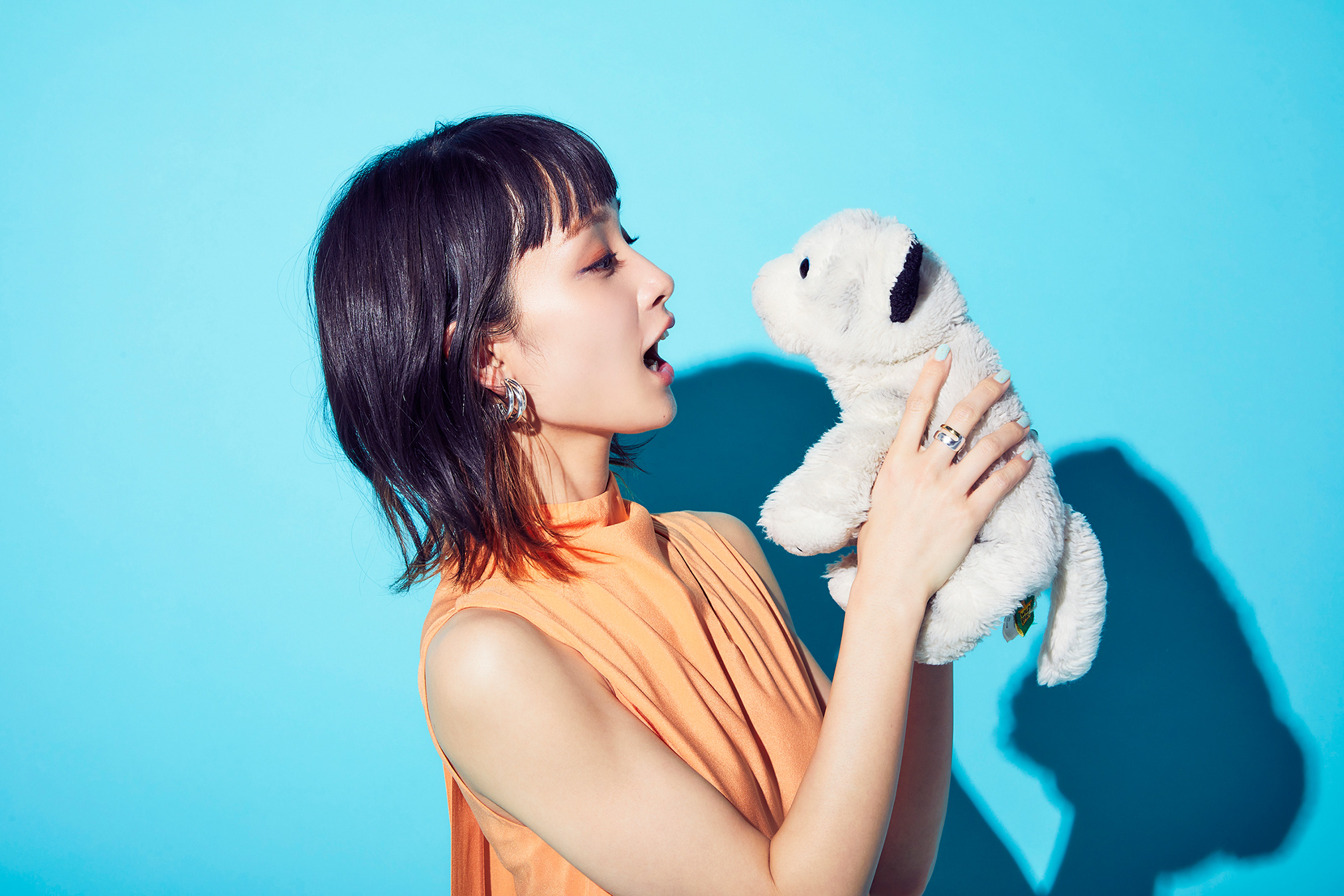 あの人が語る、眠る前の愛用品｜剛力彩芽｜［マドリーム］2021年