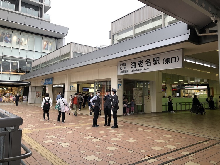 小田急線と相鉄線のホームがある海老名駅東口。