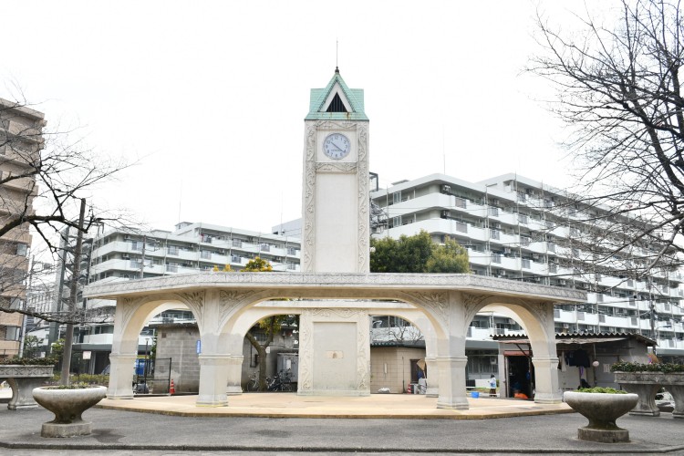 赤羽の街を静かに見守っている、しゃれたデザインのレトロな時計台
画像提供：東京都北区