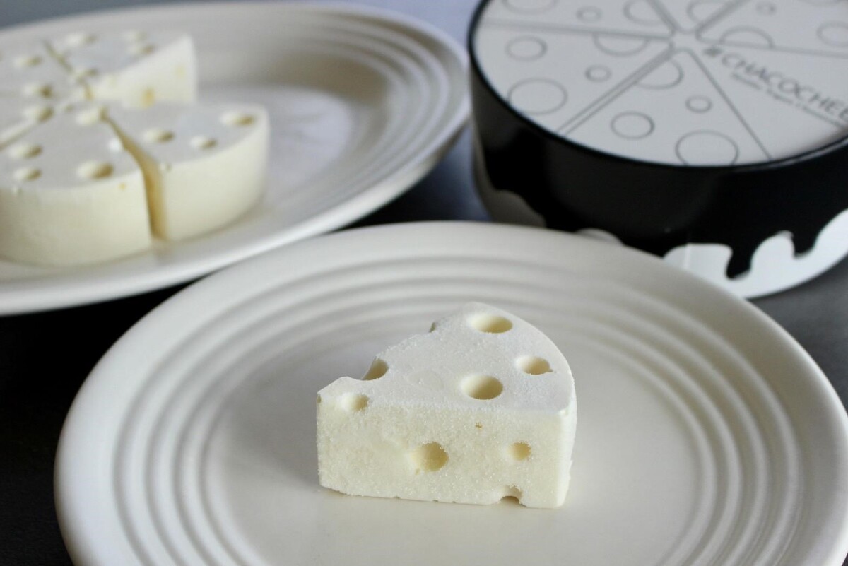 【ご当地お菓子】チーズのような見た目が可愛い。北海道・札幌の乳製品専門店がつくる「＃CHACOCHEE」