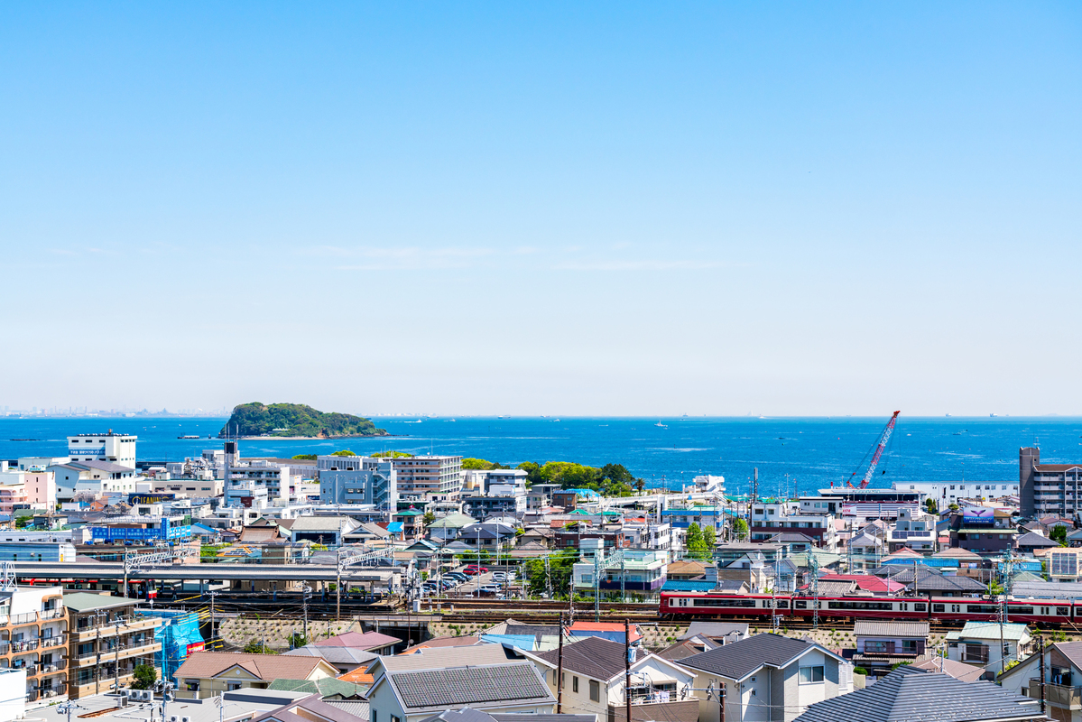 日米の文化が混ざり合う独自の土地柄と、豊かな自然に恵まれた街・横須賀市の住みやすさ＆治安