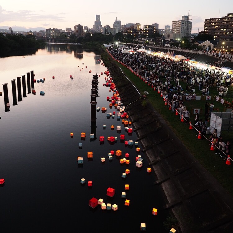 地域で最も大がかりなお祭り「広瀬川灯ろう流し」を運営する実行委員会をサポート