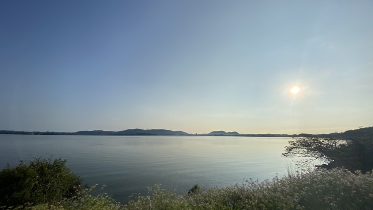 「水の都」と呼ばれる松江市の象徴的なスポット、宍道湖