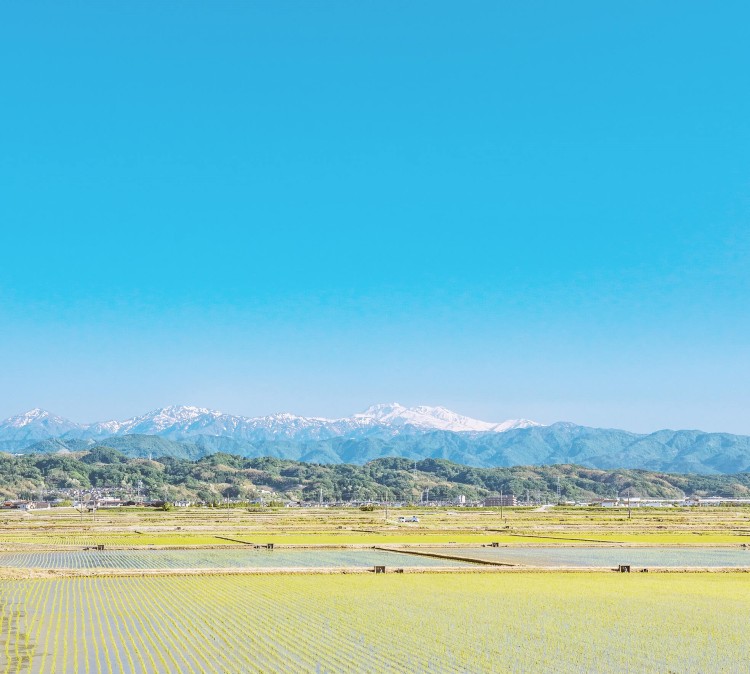 石川県は、霊峰「白山」や日本海など豊かな自然に恵まれている
画像提供：北陸製菓株式会社