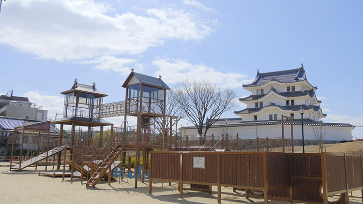 忍者気分を味わえる尼崎城址公園