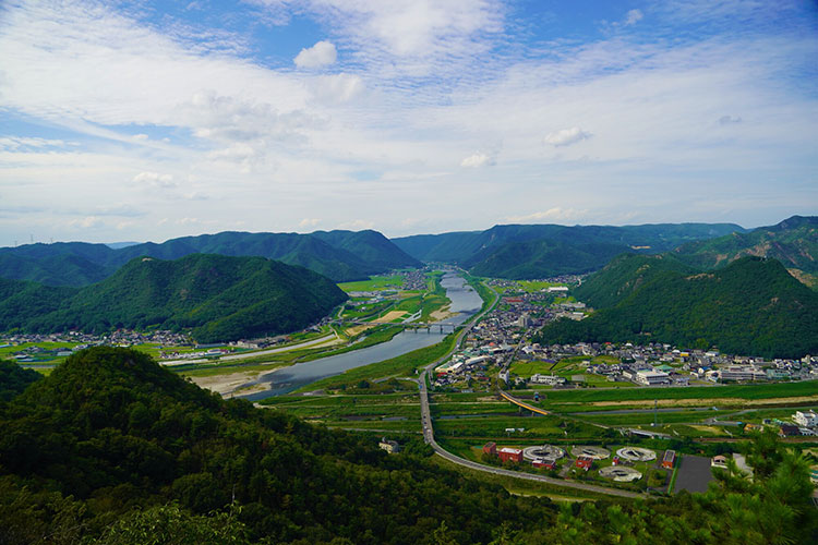 和気町と吉井川