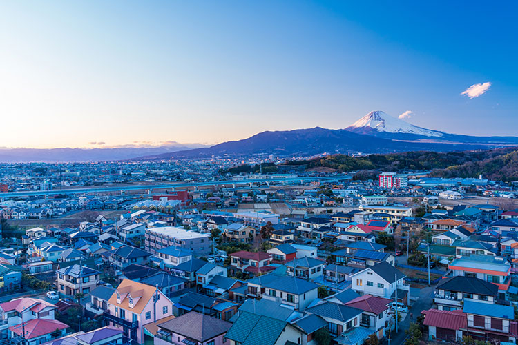 函南町役場から望む富士山