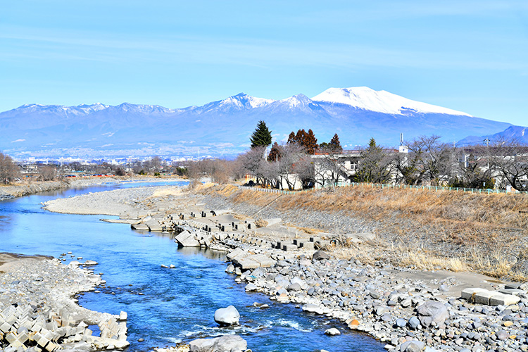 千曲川から見える浅間連峰