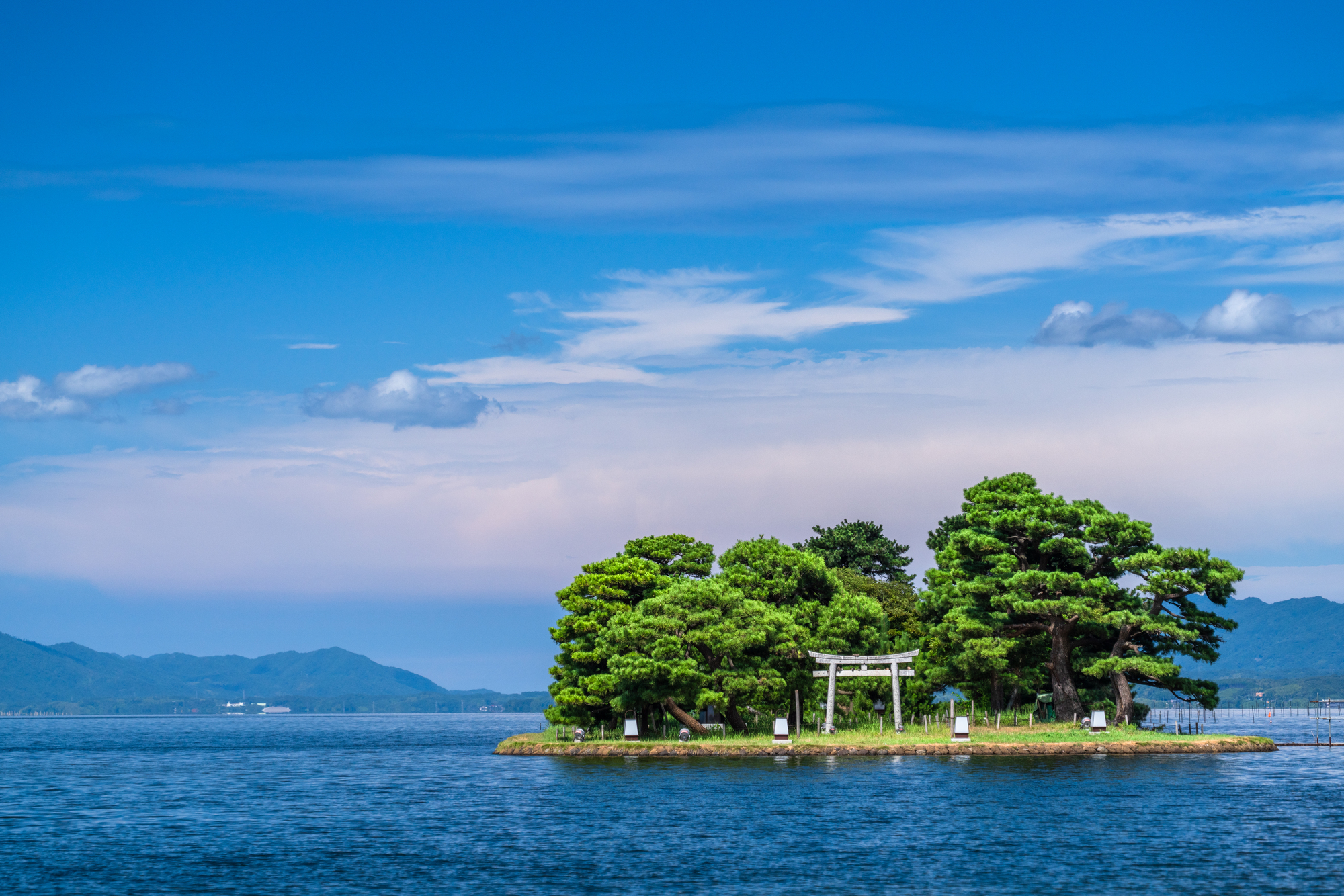 宍道湖に浮かぶ嫁ヶ島