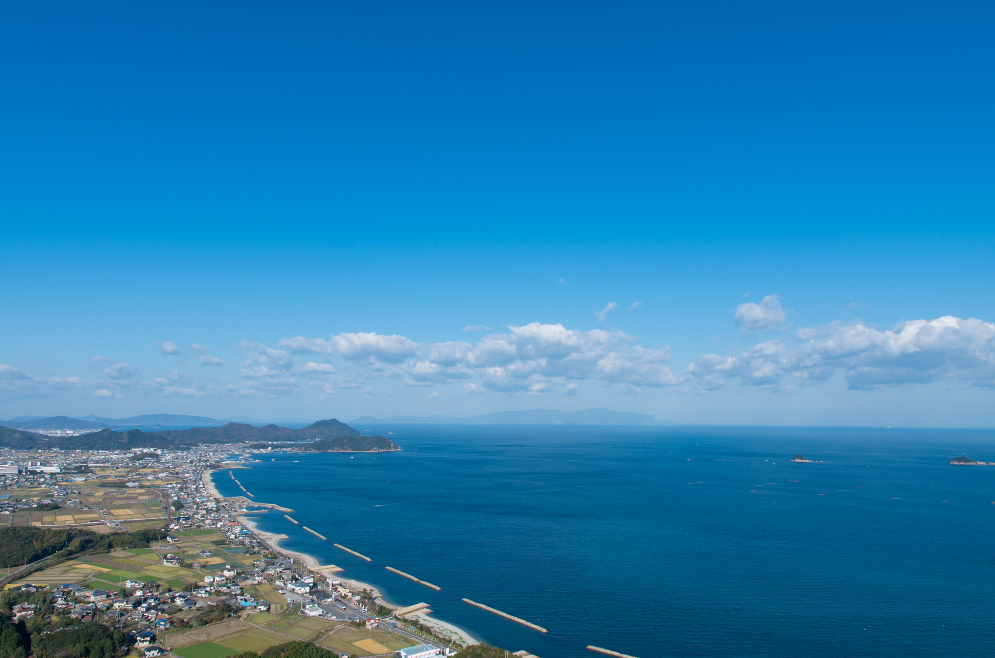 東かがわ市は瀬戸内海に面している