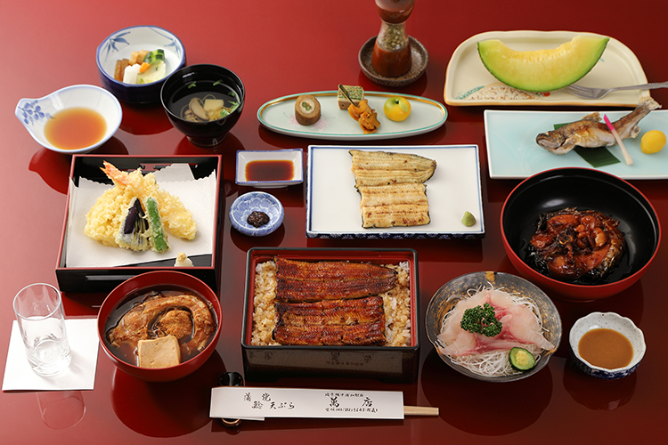 うなぎのほか、鯉も味わえる「萬店 御膳-まんだな-」（17,000円）は要予約