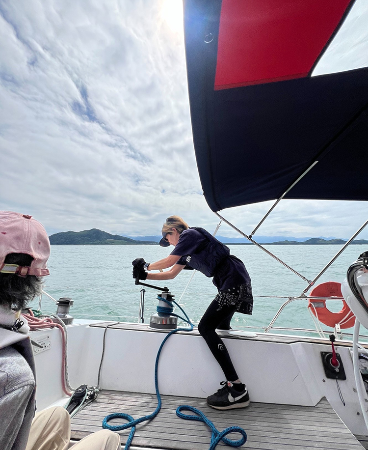 ヨットも移住後に始めた遊びの一つ