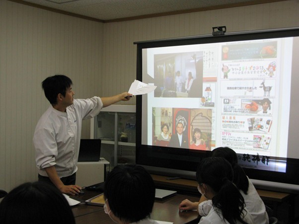 「お客さまのために」「環境のために」「地域のために」「働く社員のために」「未来の子どものために」さまざまな活動に取り組む石井物産株式会社。清掃活動や伝統行事への参加、地元の学校での講演活動など、地域との交流も積極的に行っている
画像提供：石井物産株式会社