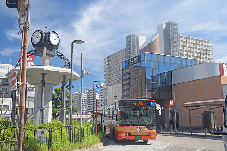 JR大久保駅北口の様子