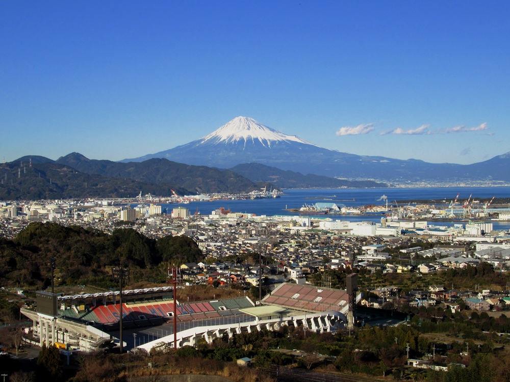 温暖な気候と雄大な自然の中で、健康に子育てできる街・静岡市の住みやすさを解説！