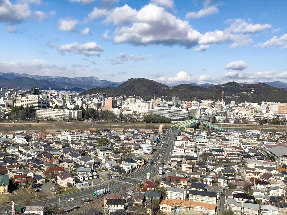 自然と都市が融合。再開発が進む福島県・福島市の住みやすさや移住者の声をお届け！
